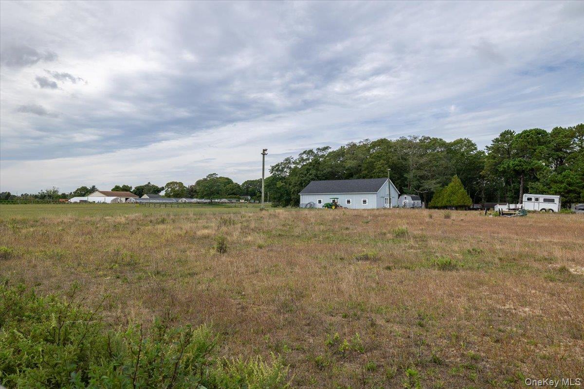 1535 Middle Road, Calverton, NY 11933