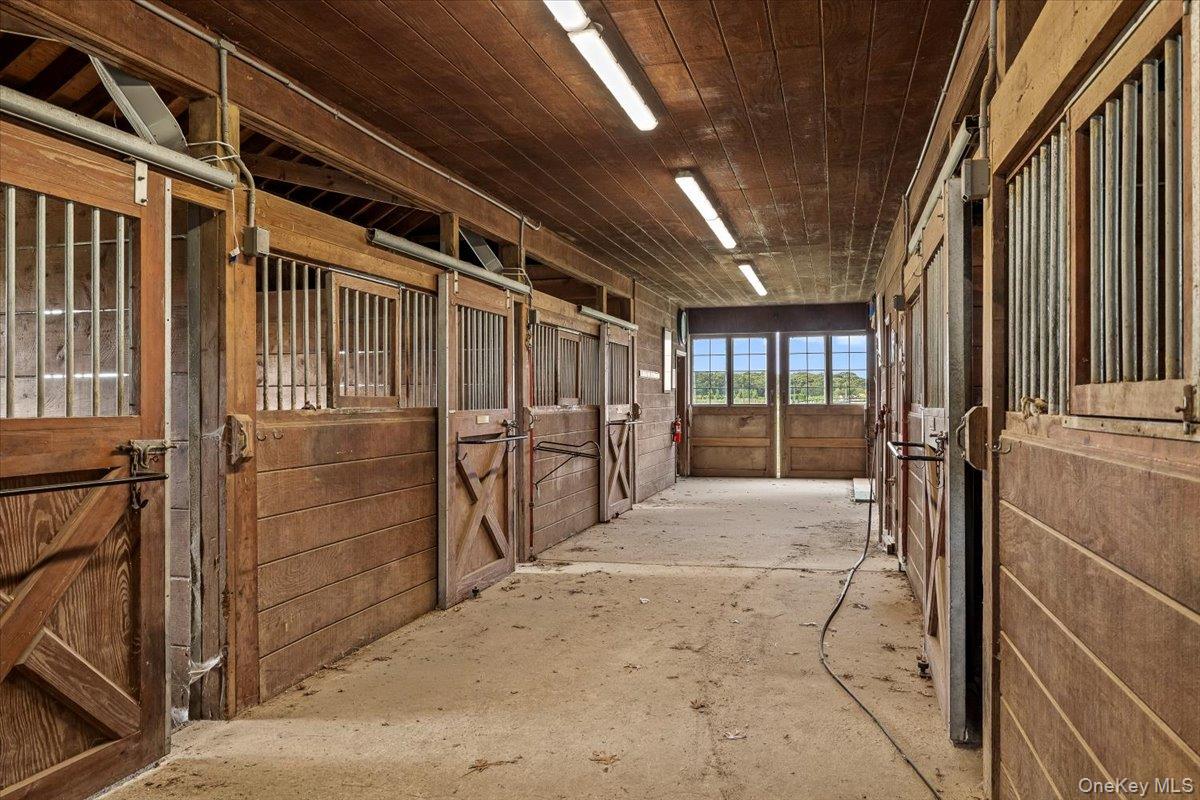 1535 Middle Road, Calverton, NY 11933