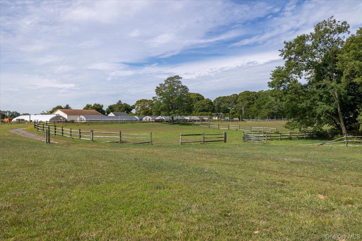 1535 Middle Road, Calverton, NY 11933