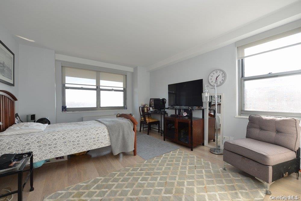 61-20 Grand Central Parkway # B 903, Forest Hills, NY 11375