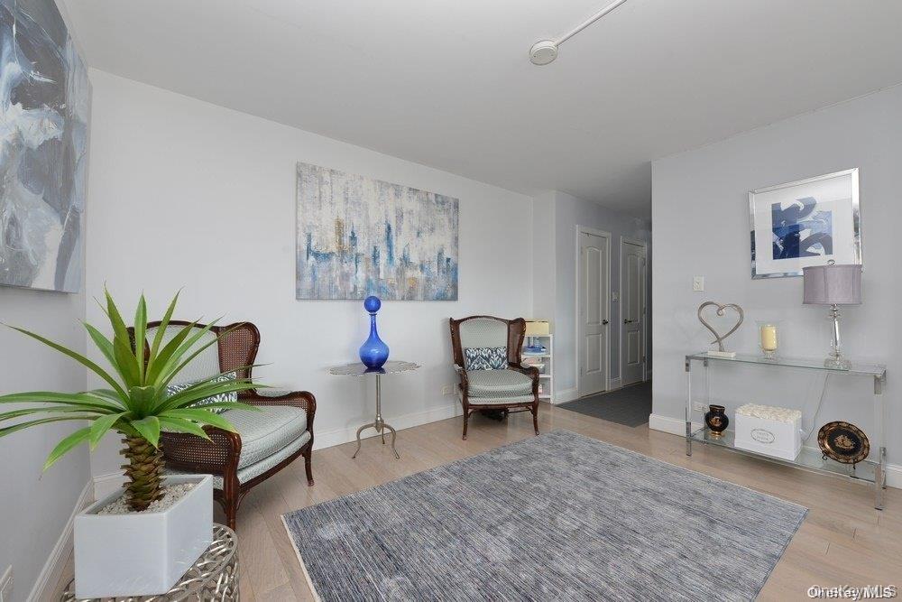 61-20 Grand Central Parkway # B 903, Forest Hills, NY 11375