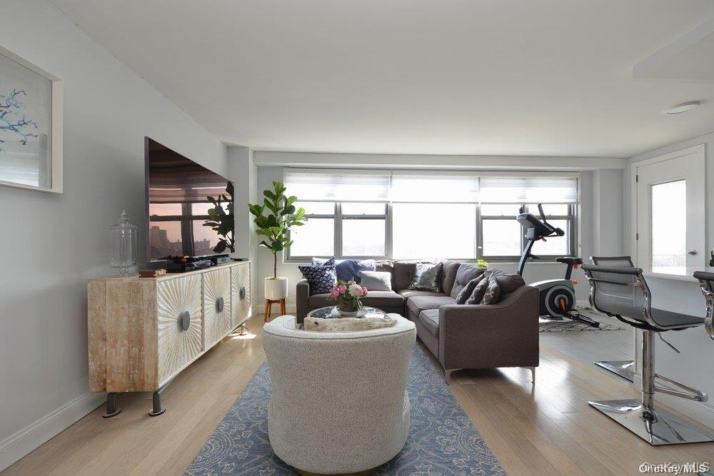 61-20 Grand Central Parkway # B 903, Forest Hills, NY 11375