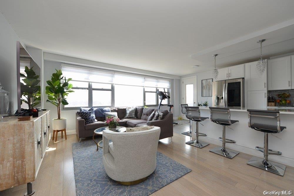 61-20 Grand Central Parkway # B 903, Forest Hills, NY 11375