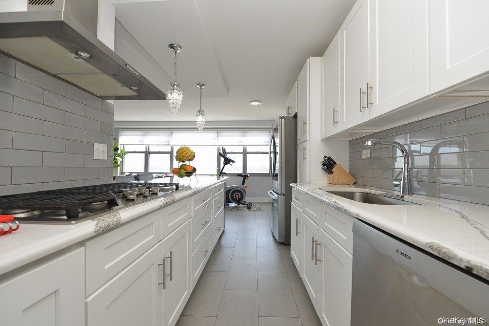 61-20 Grand Central Parkway # B 903, Forest Hills, NY 11375