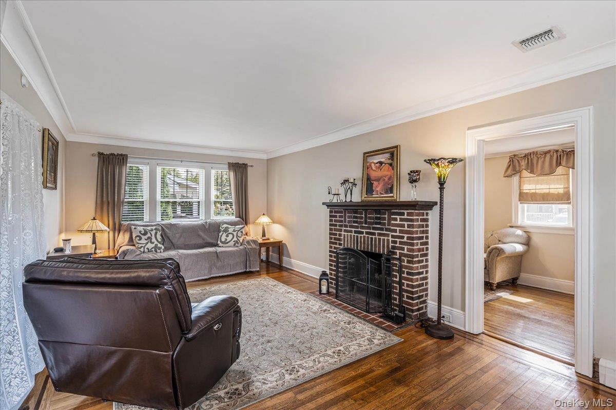 2 Derby Court, Malverne, NY 11565