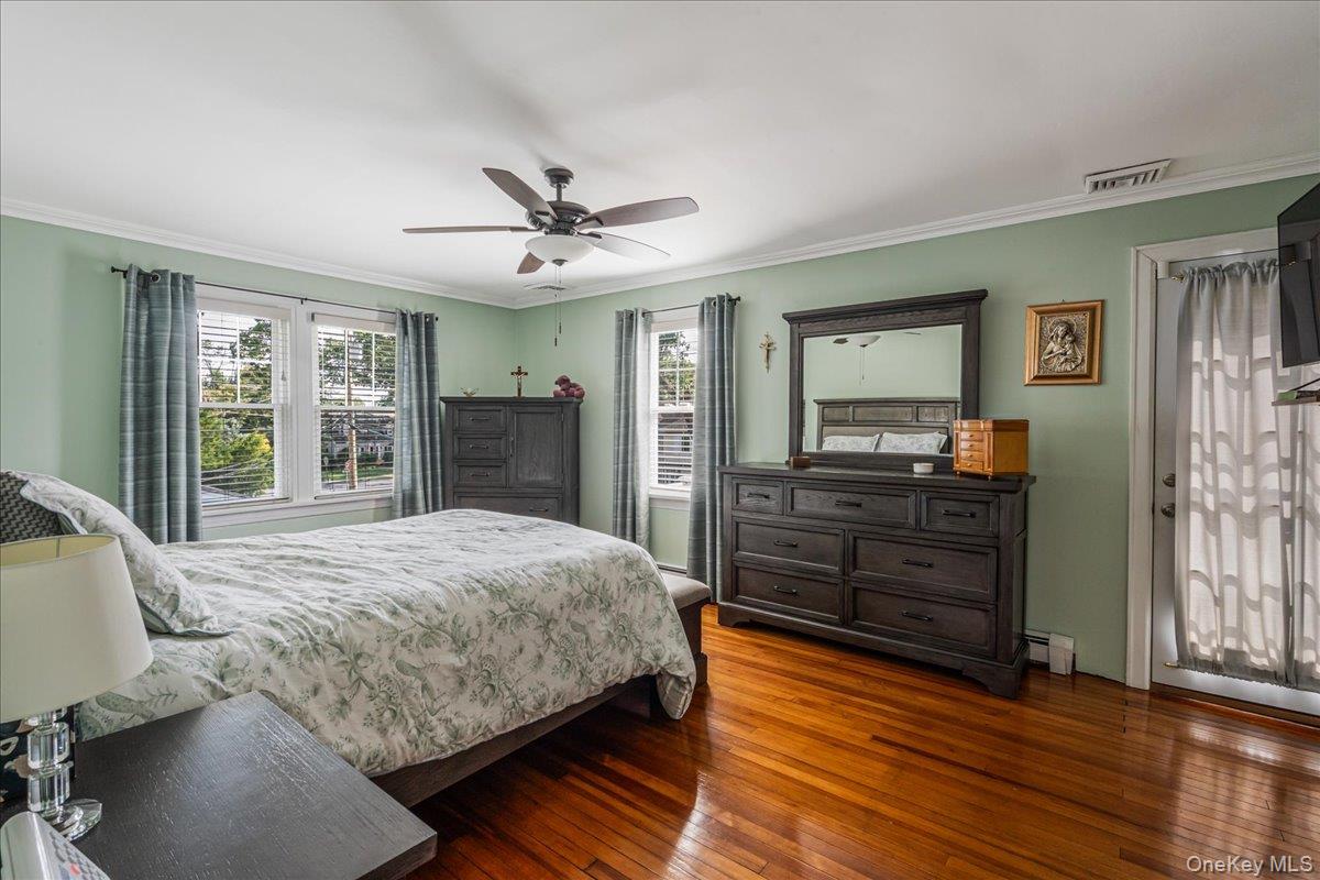 2 Derby Court, Malverne, NY 11565