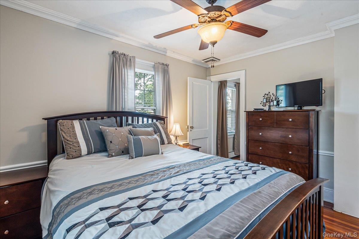 2 Derby Court, Malverne, NY 11565