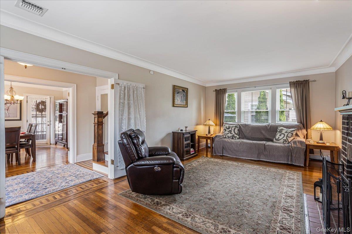 2 Derby Court, Malverne, NY 11565