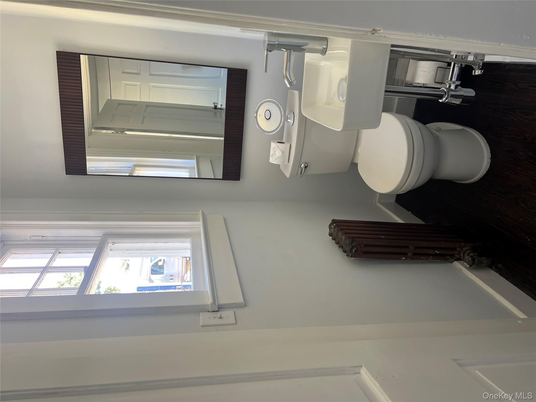 749 E Main Street, Kings Park, NY 11754