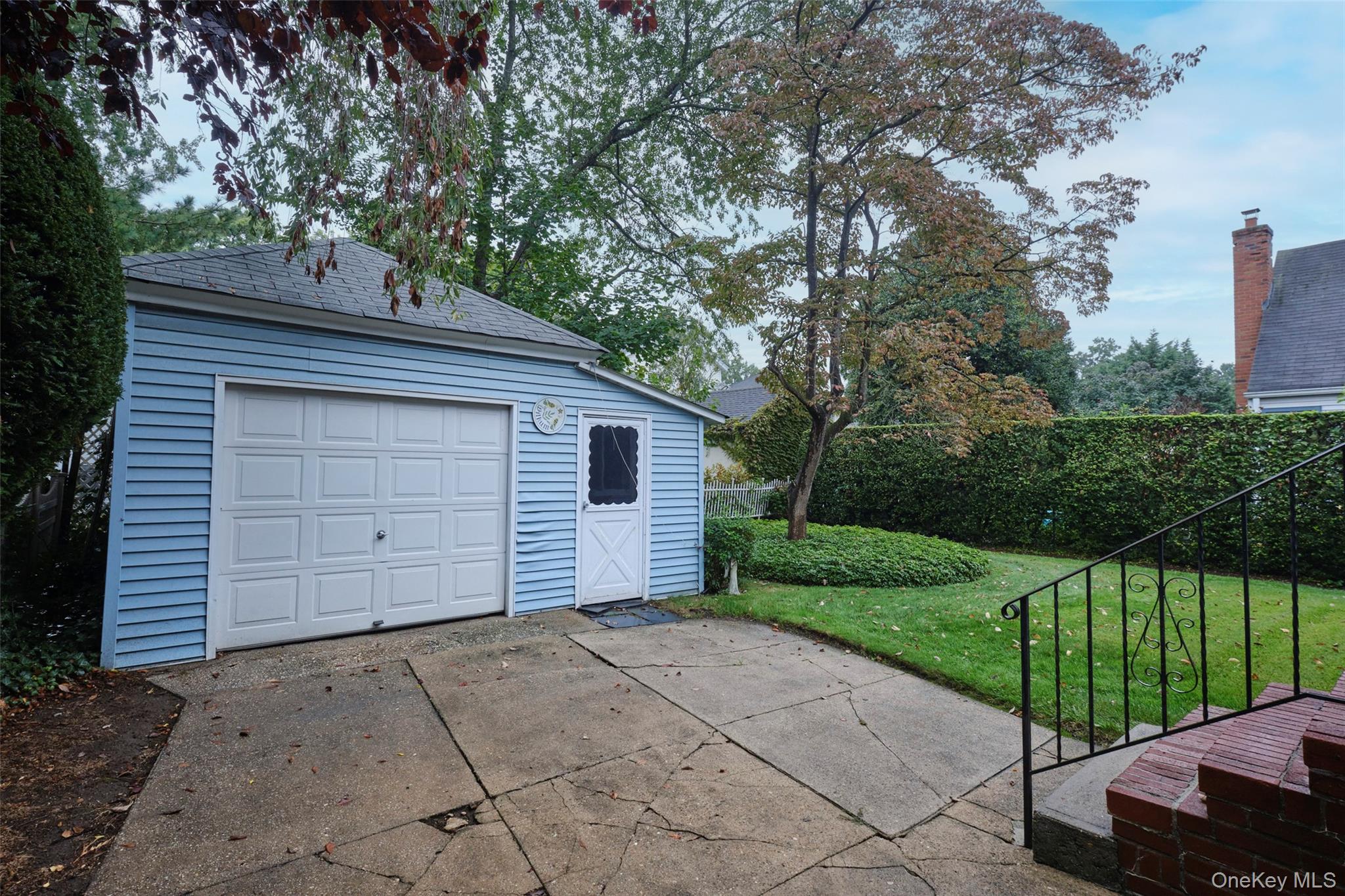 17 Concord Street, Floral Park, NY 11001