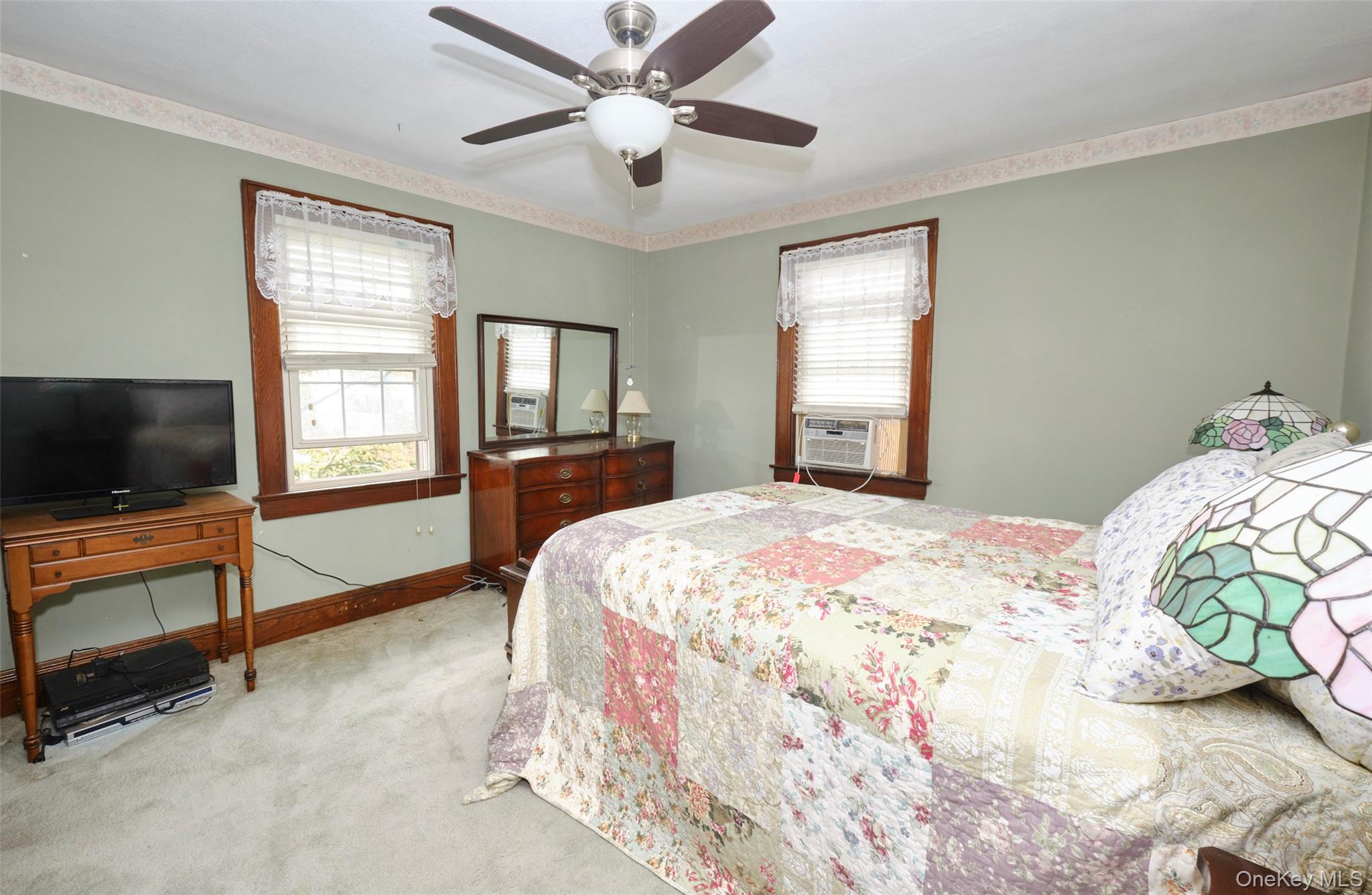 17 Concord Street, Floral Park, NY 11001