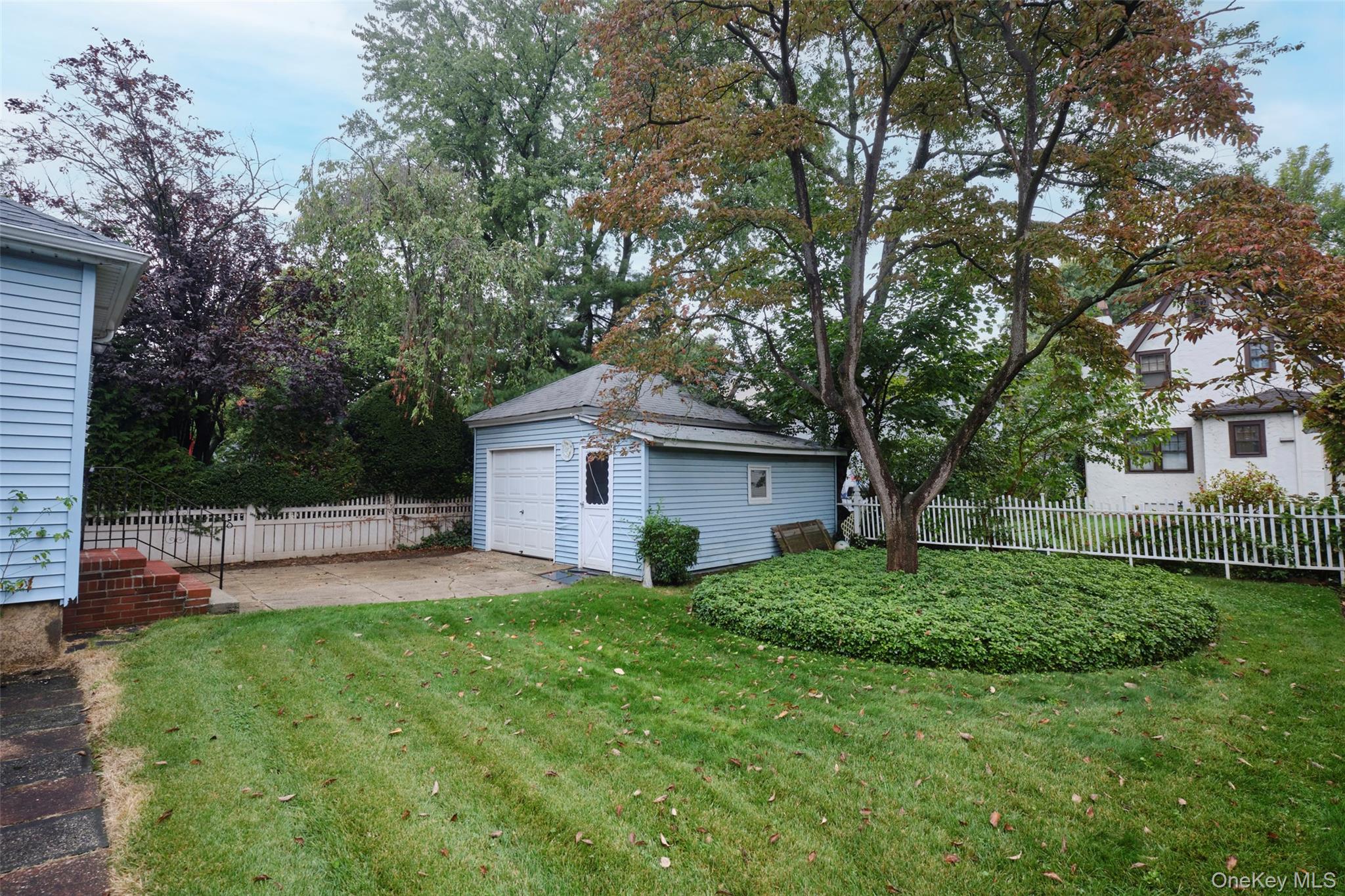 17 Concord Street, Floral Park, NY 11001