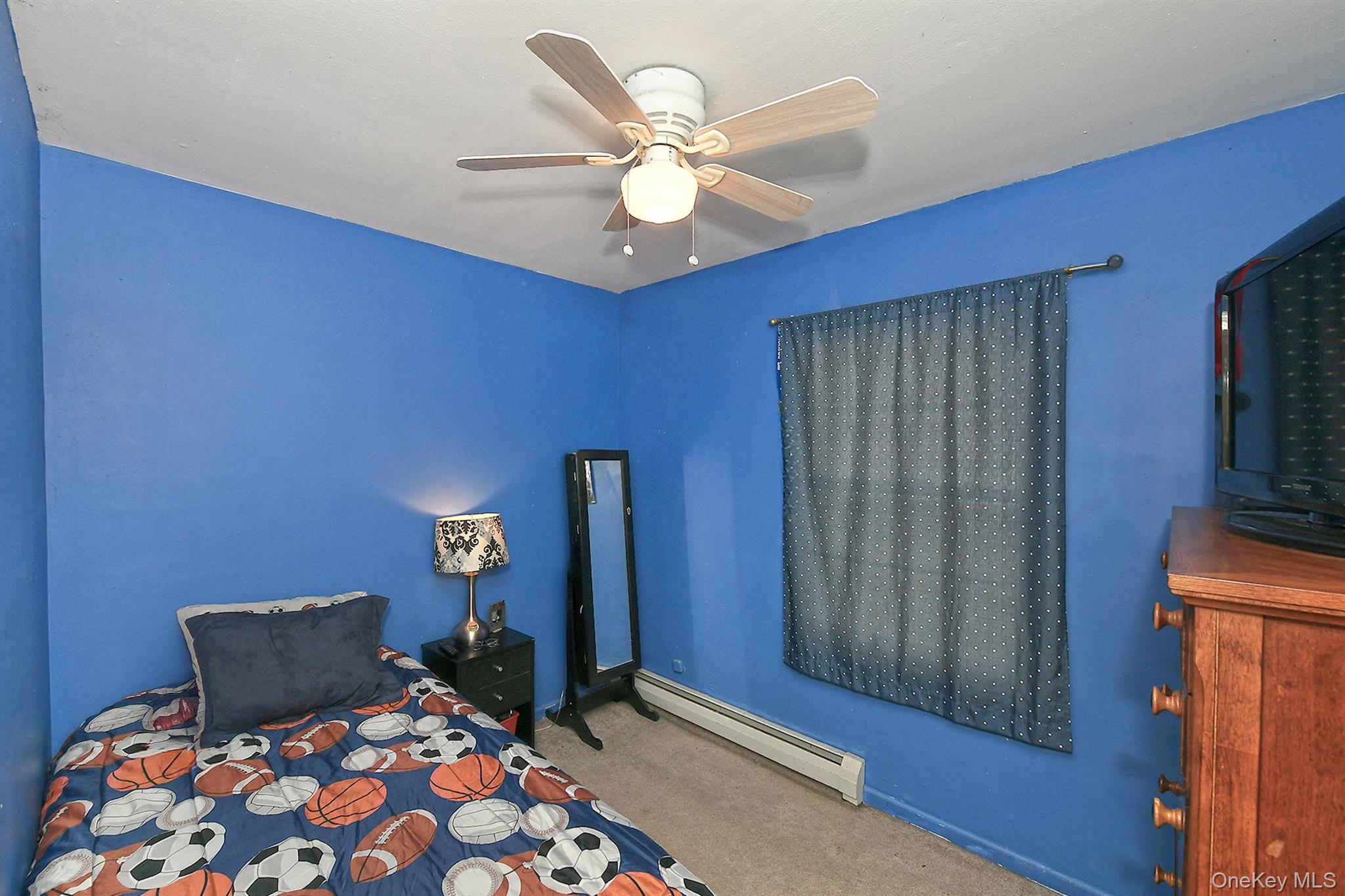 541 Blue Point Road, Farmingville, NY 11738