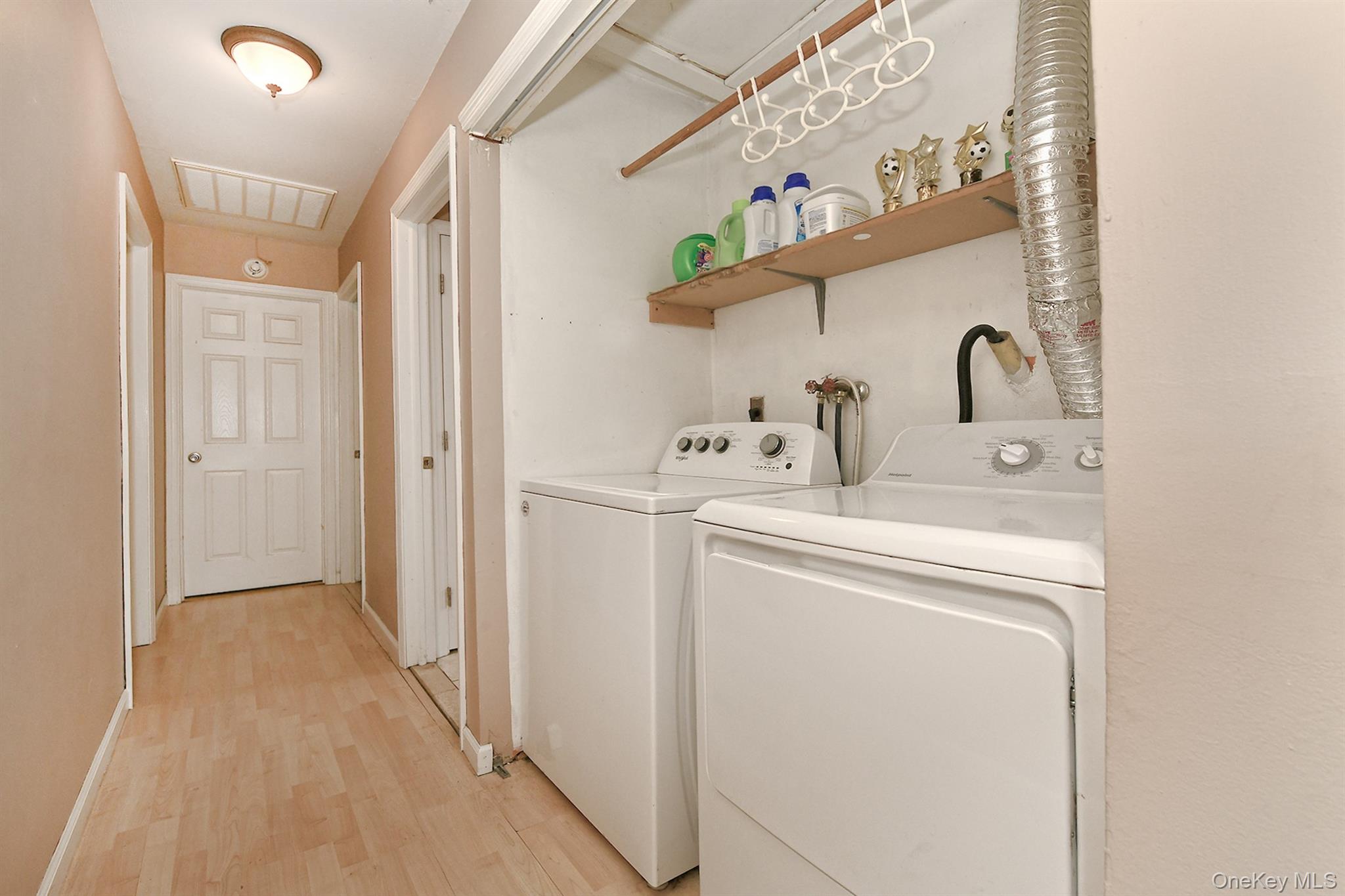 541 Blue Point Road, Farmingville, NY 11738