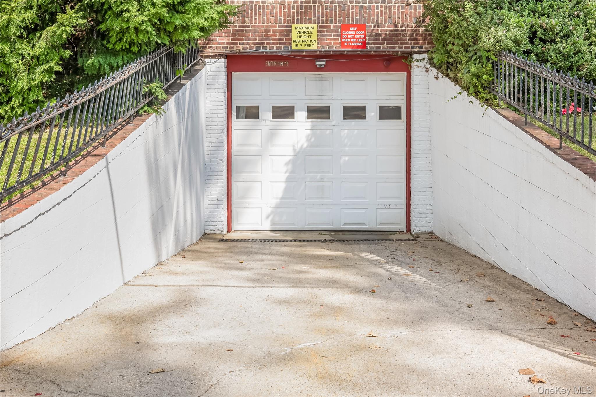 1 Meadow Drive # #1K, Woodmere, NY 11598