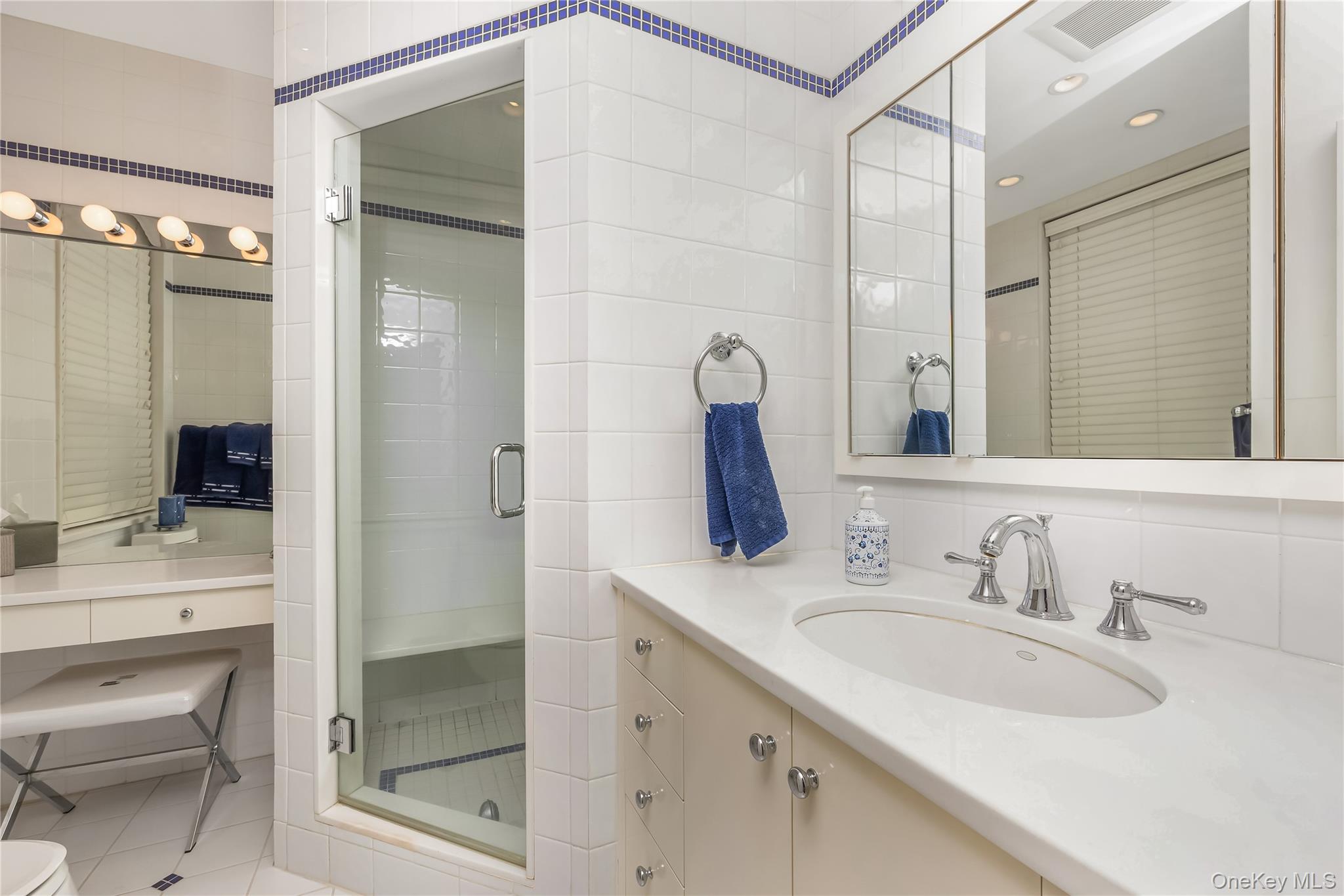 1 Meadow Drive # #1K, Woodmere, NY 11598