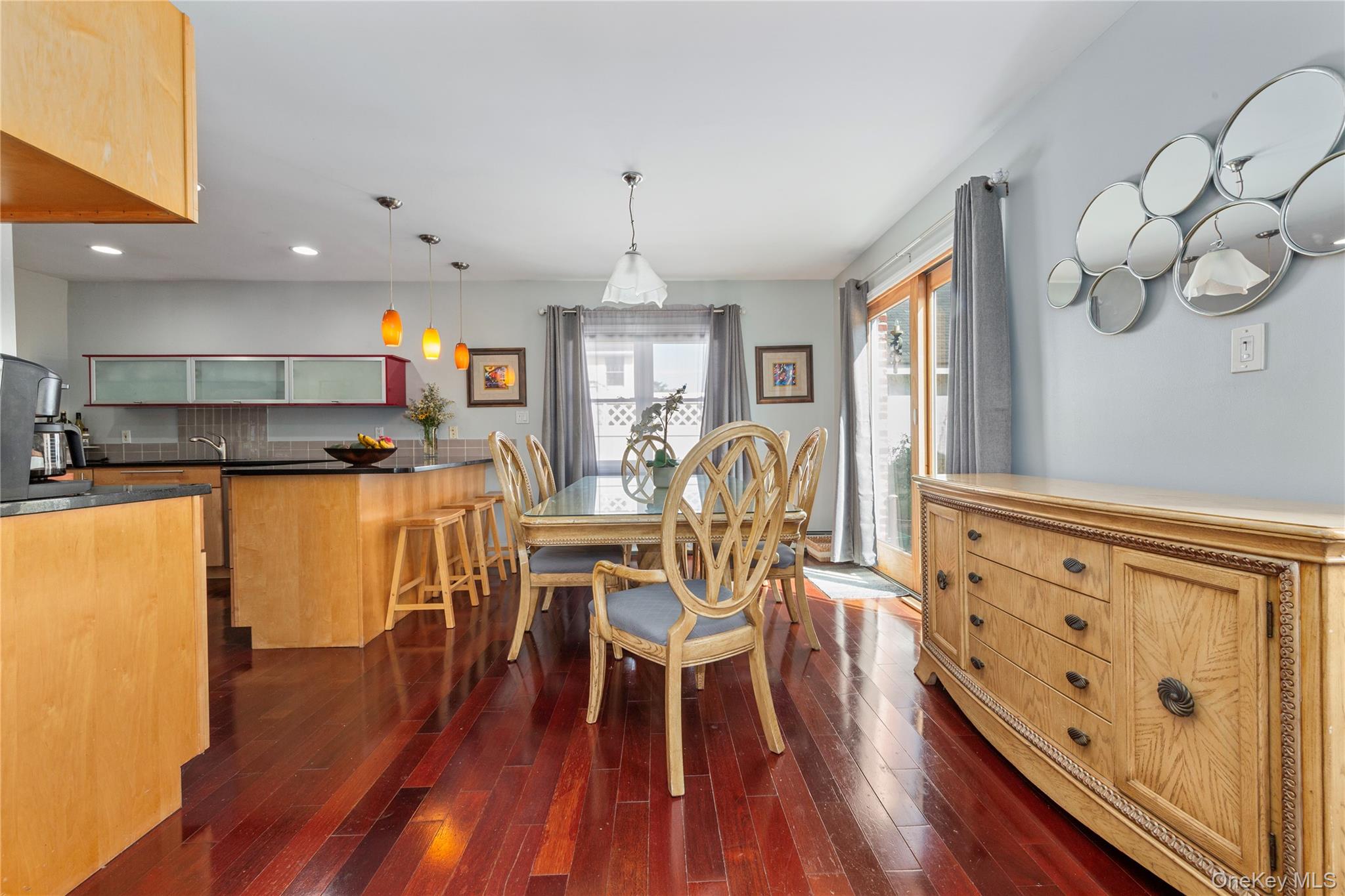 355 1st Street, Mineola, NY 11501