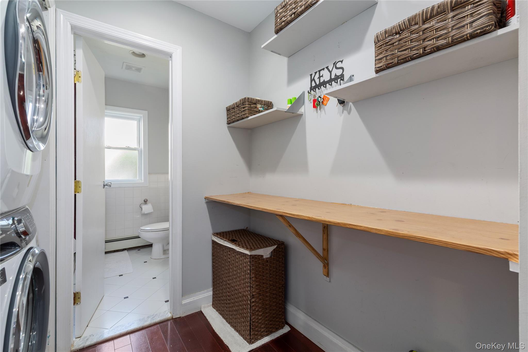 355 1st Street, Mineola, NY 11501