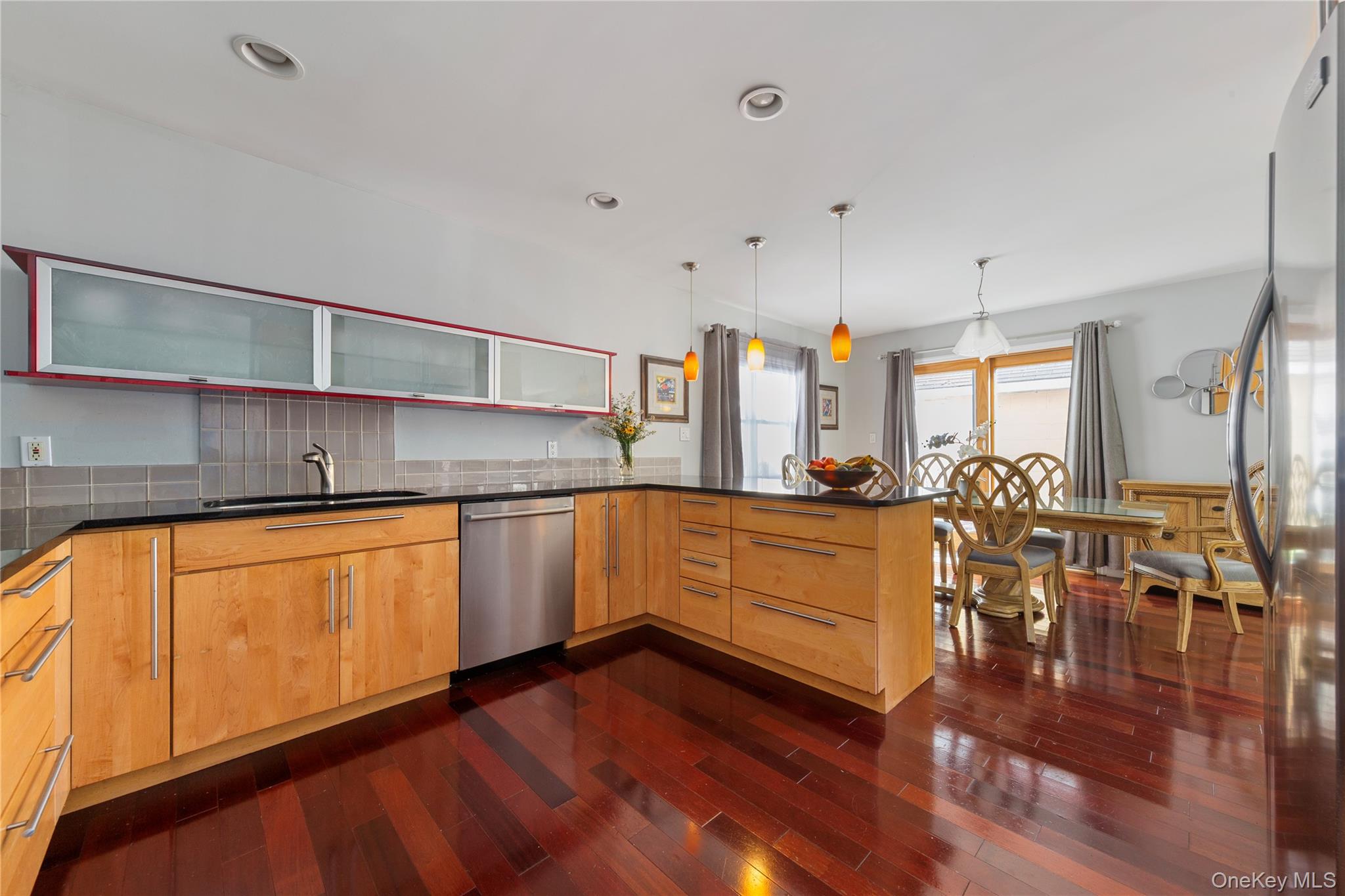 355 1st Street, Mineola, NY 11501