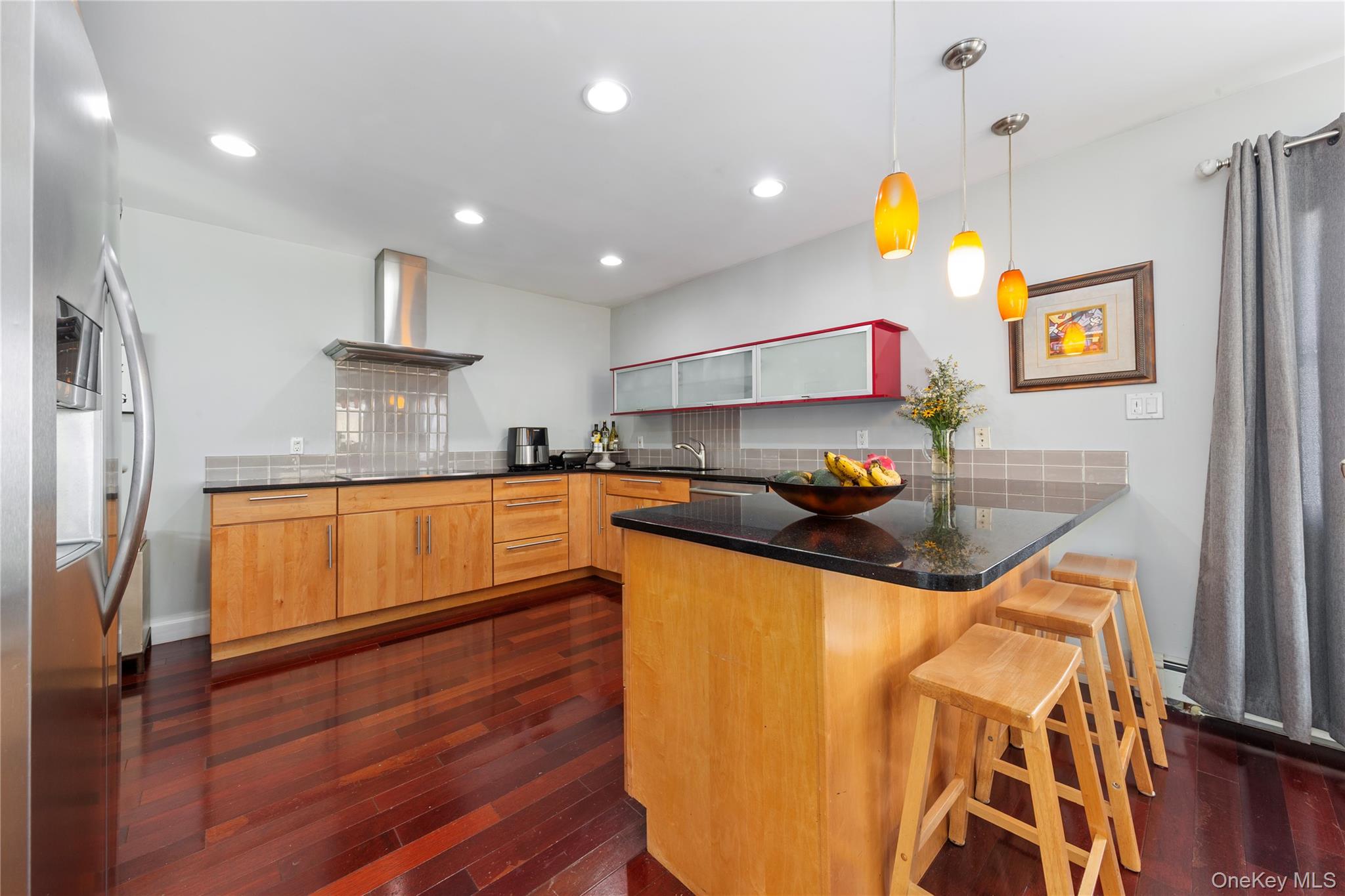 355 1st Street, Mineola, NY 11501