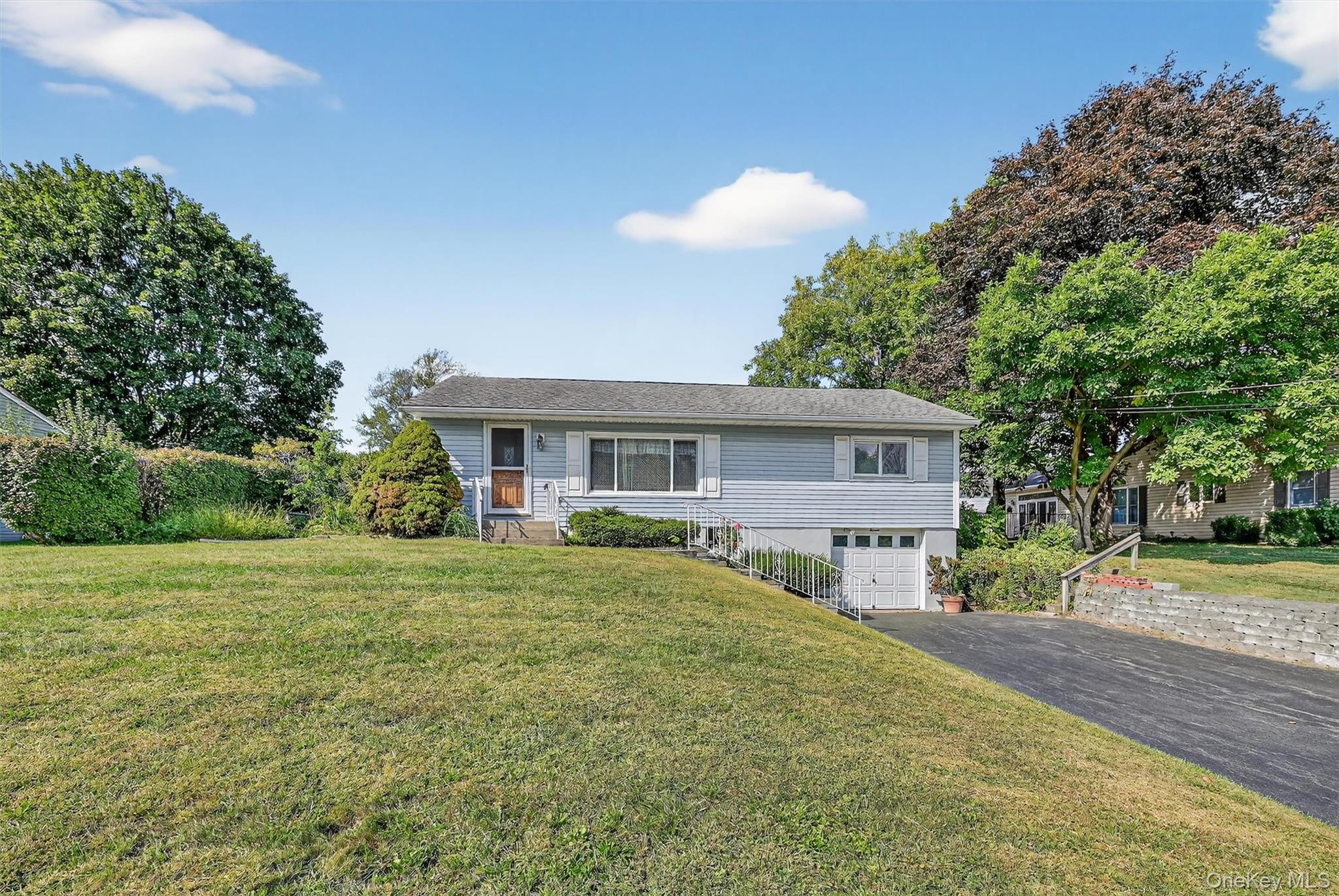 11 Hudson Drive, New Windsor, NY 12553