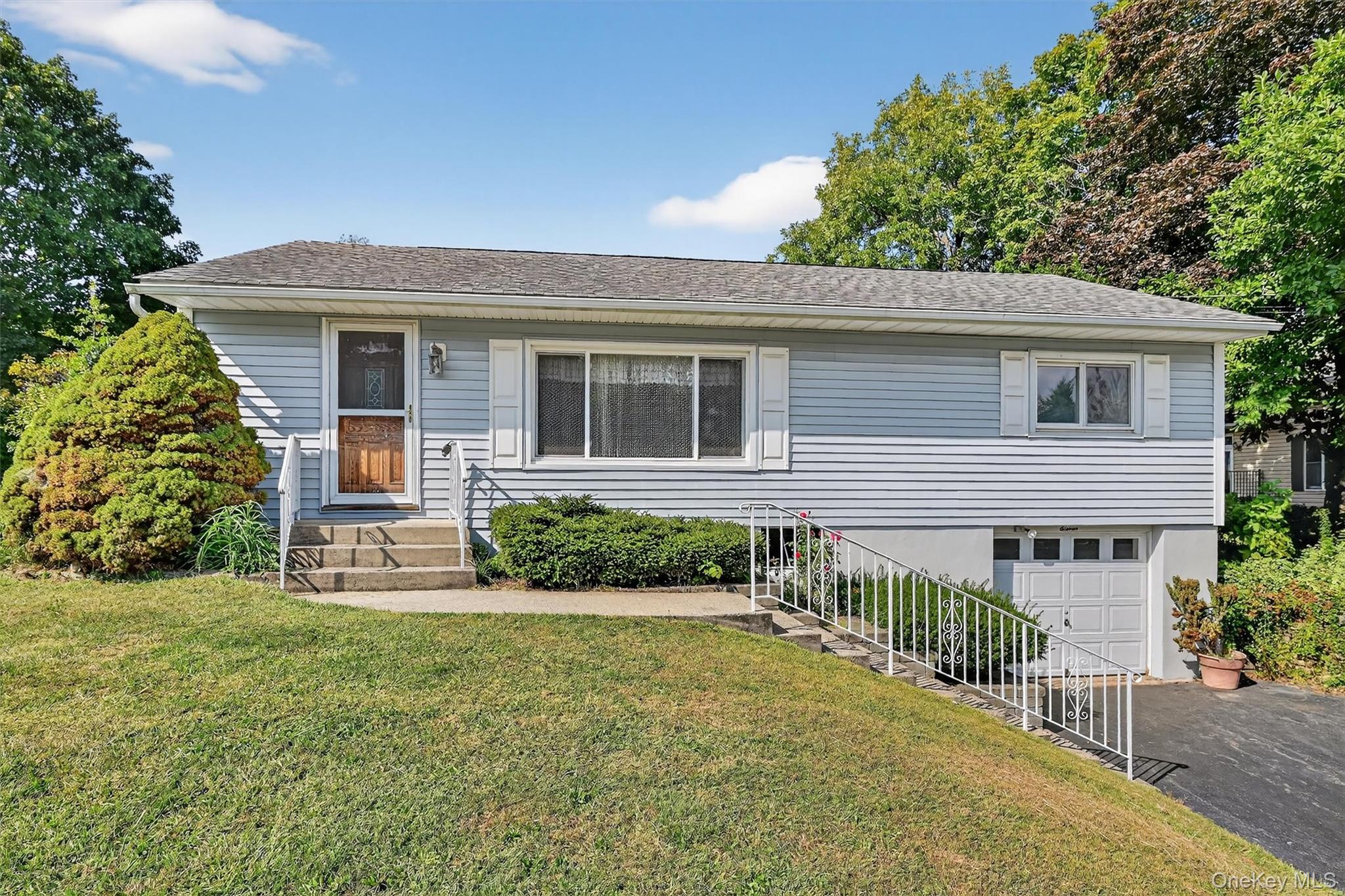 11 Hudson Drive, New Windsor, NY 12553