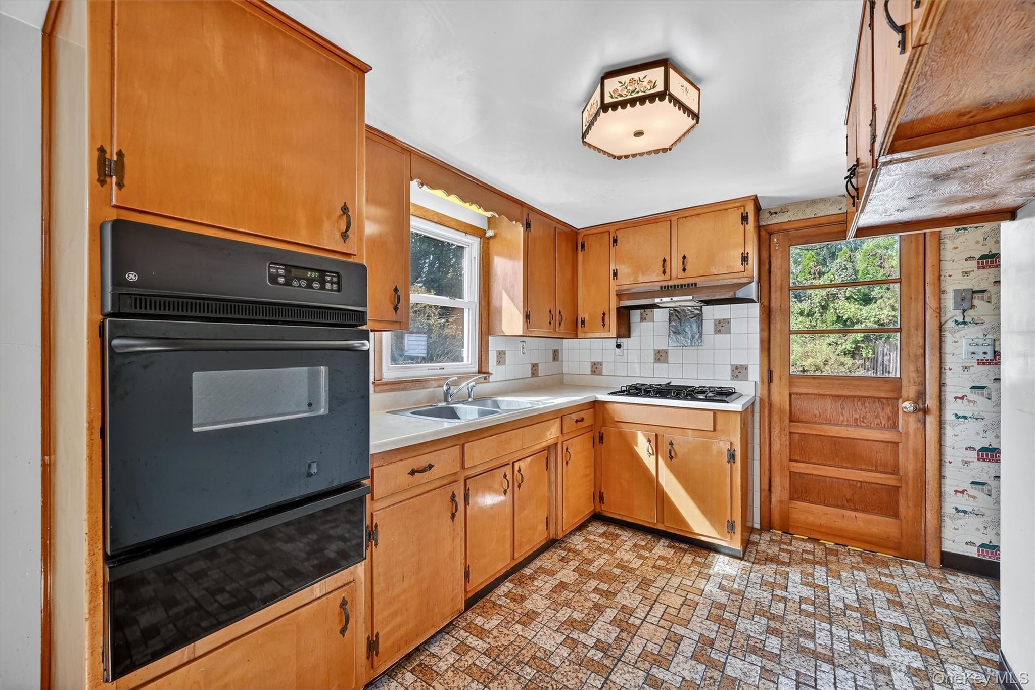 11 Hudson Drive, New Windsor, NY 12553