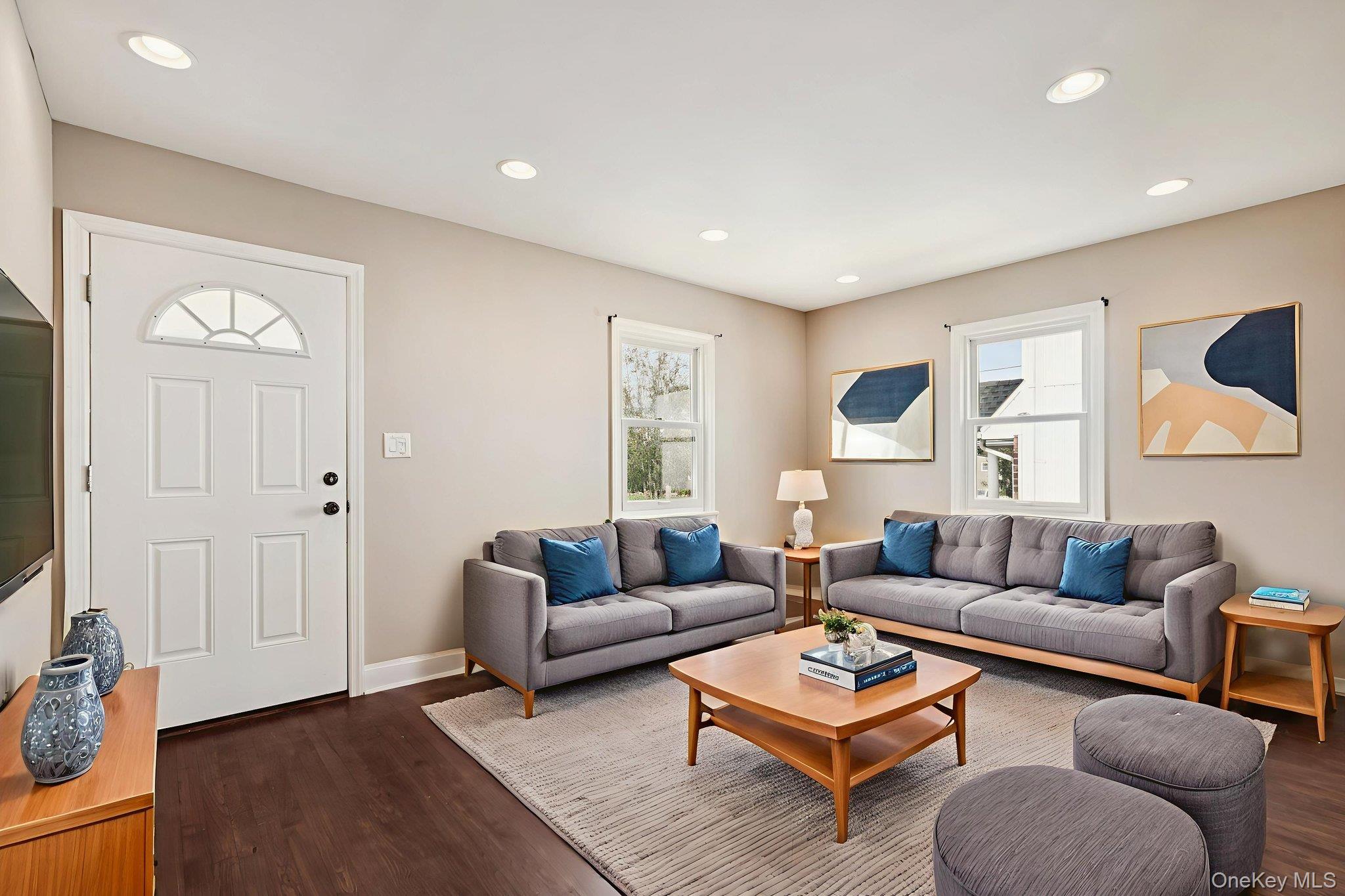 105 Devon Road, Albertson, NY 11507