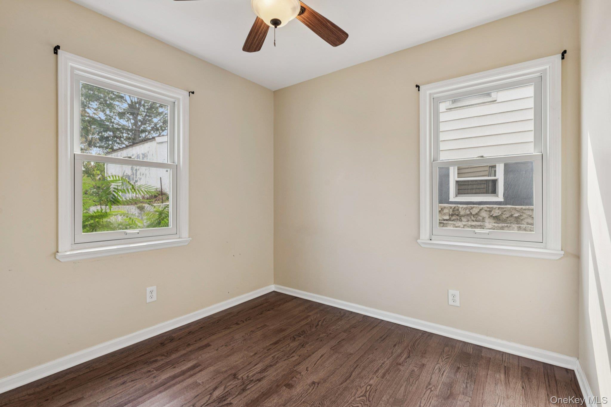 105 Devon Road, Albertson, NY 11507