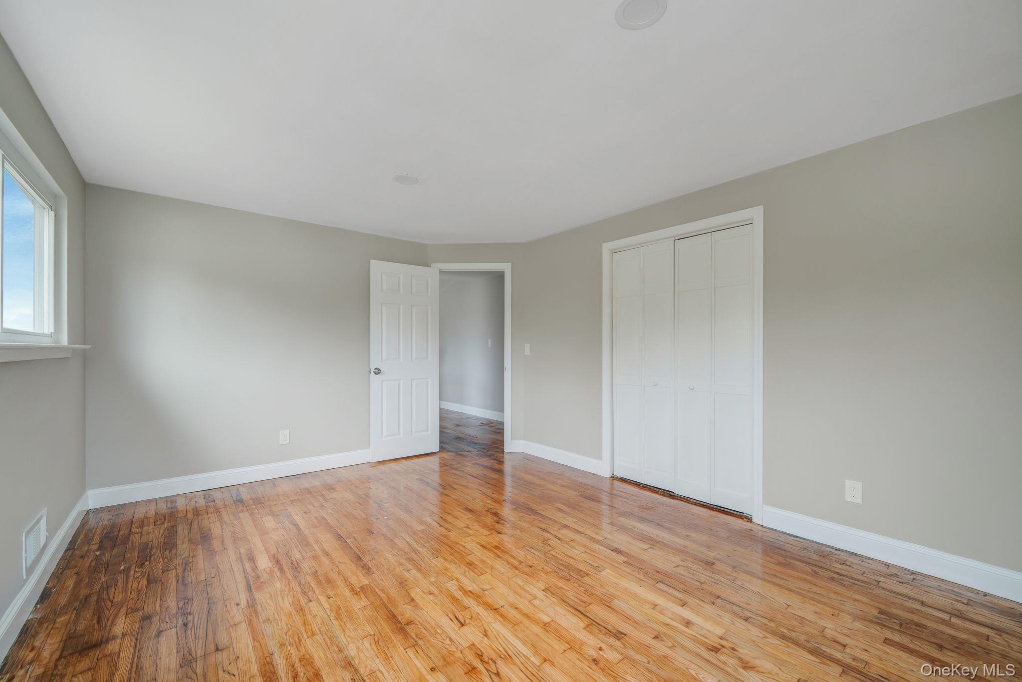 40 Gettysburg Drive, Holbrook, NY 11741