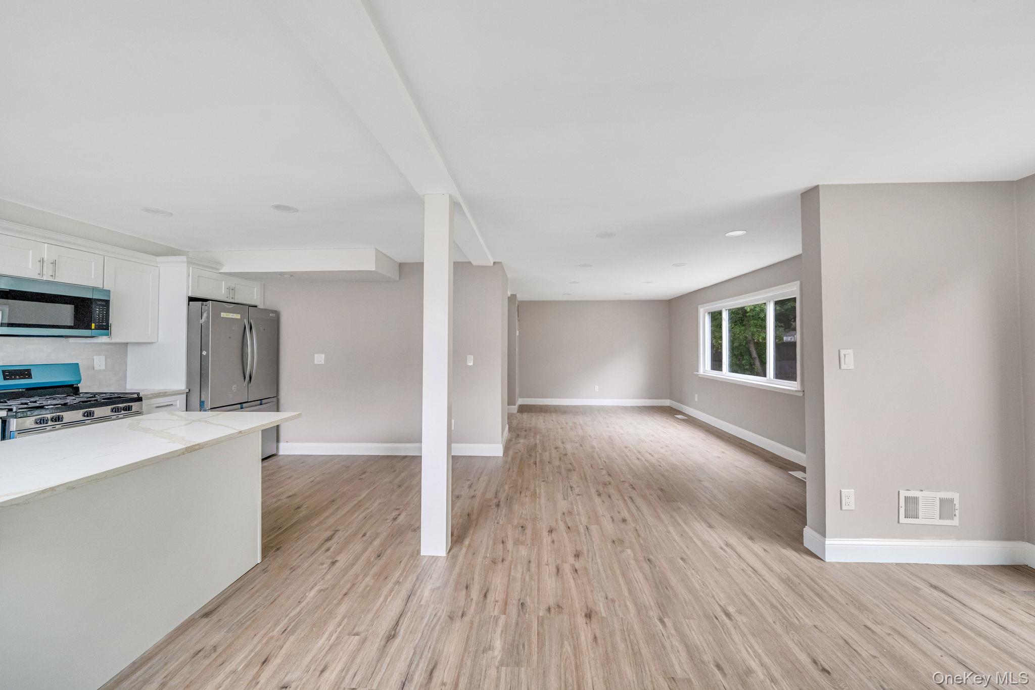 40 Gettysburg Drive, Holbrook, NY 11741