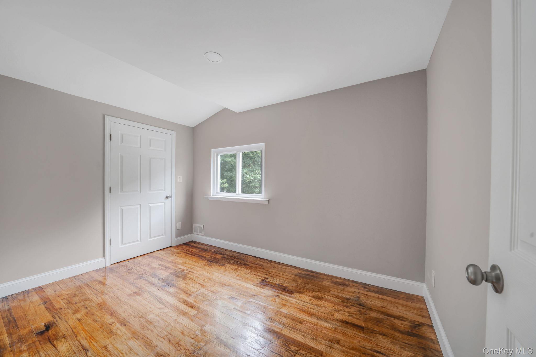 40 Gettysburg Drive, Holbrook, NY 11741