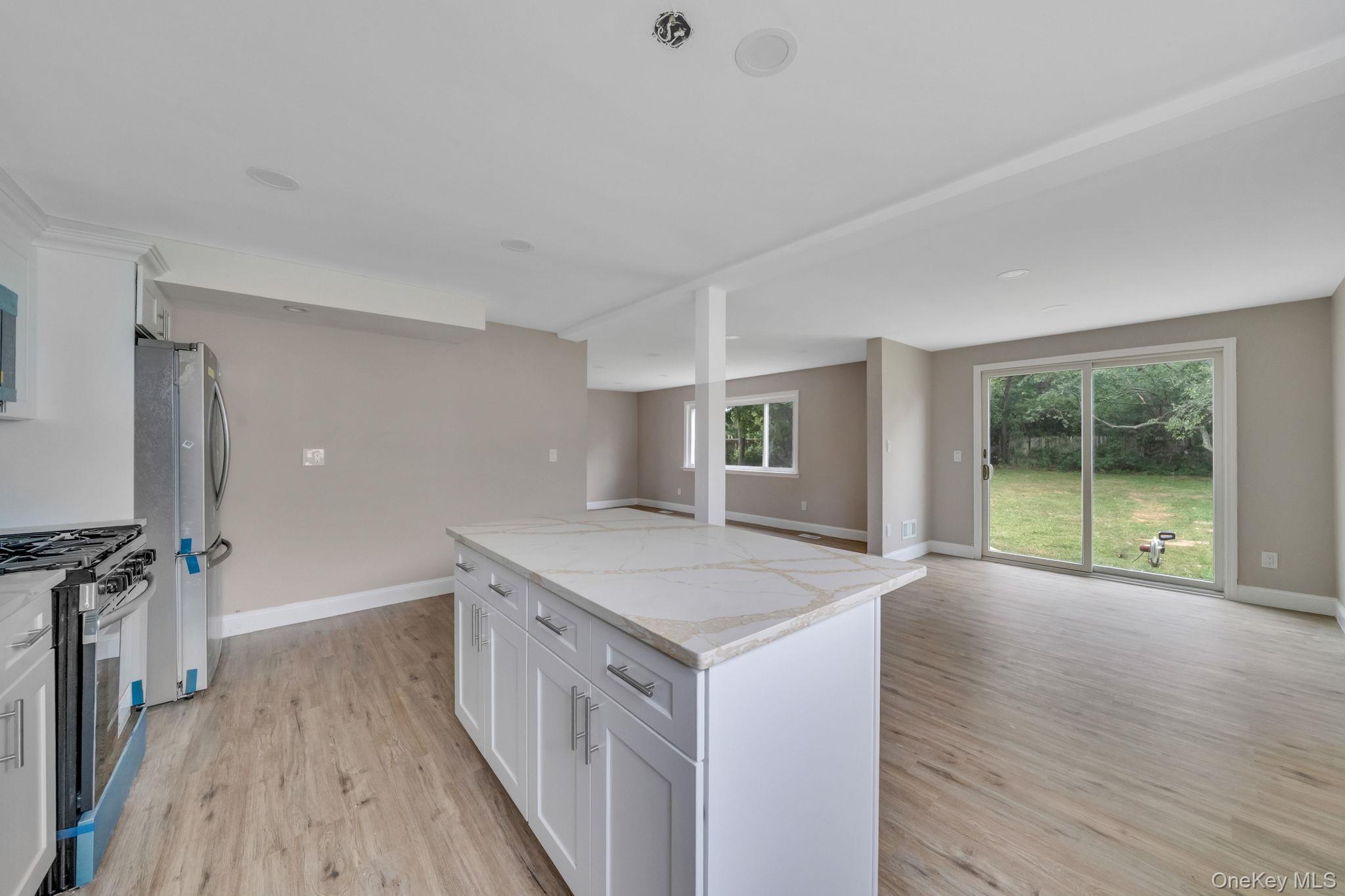 40 Gettysburg Drive, Holbrook, NY 11741