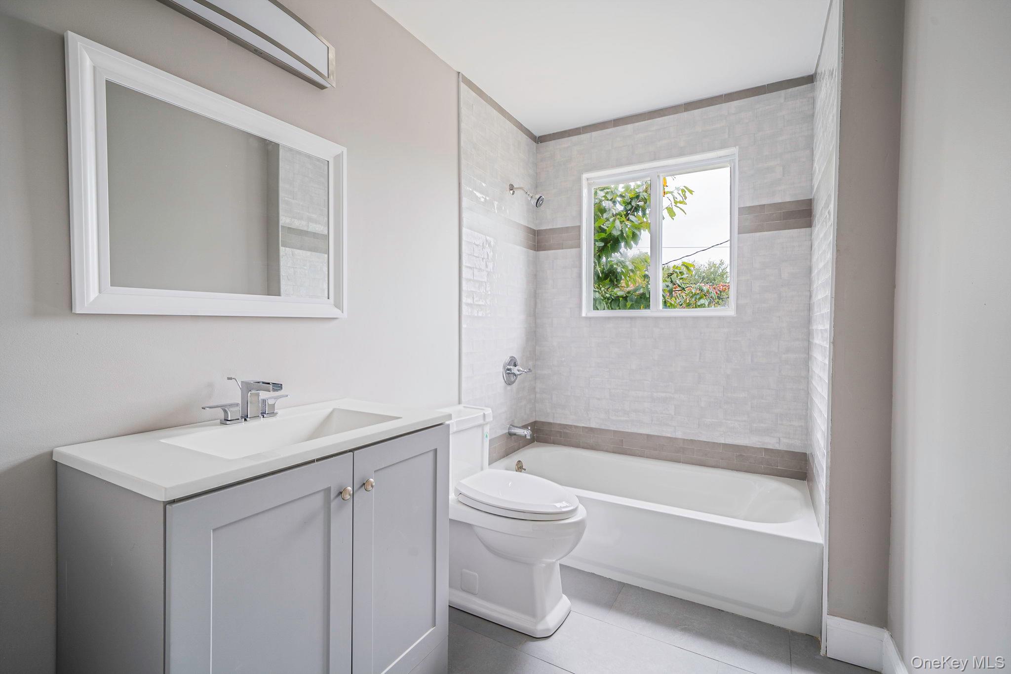 40 Gettysburg Drive, Holbrook, NY 11741