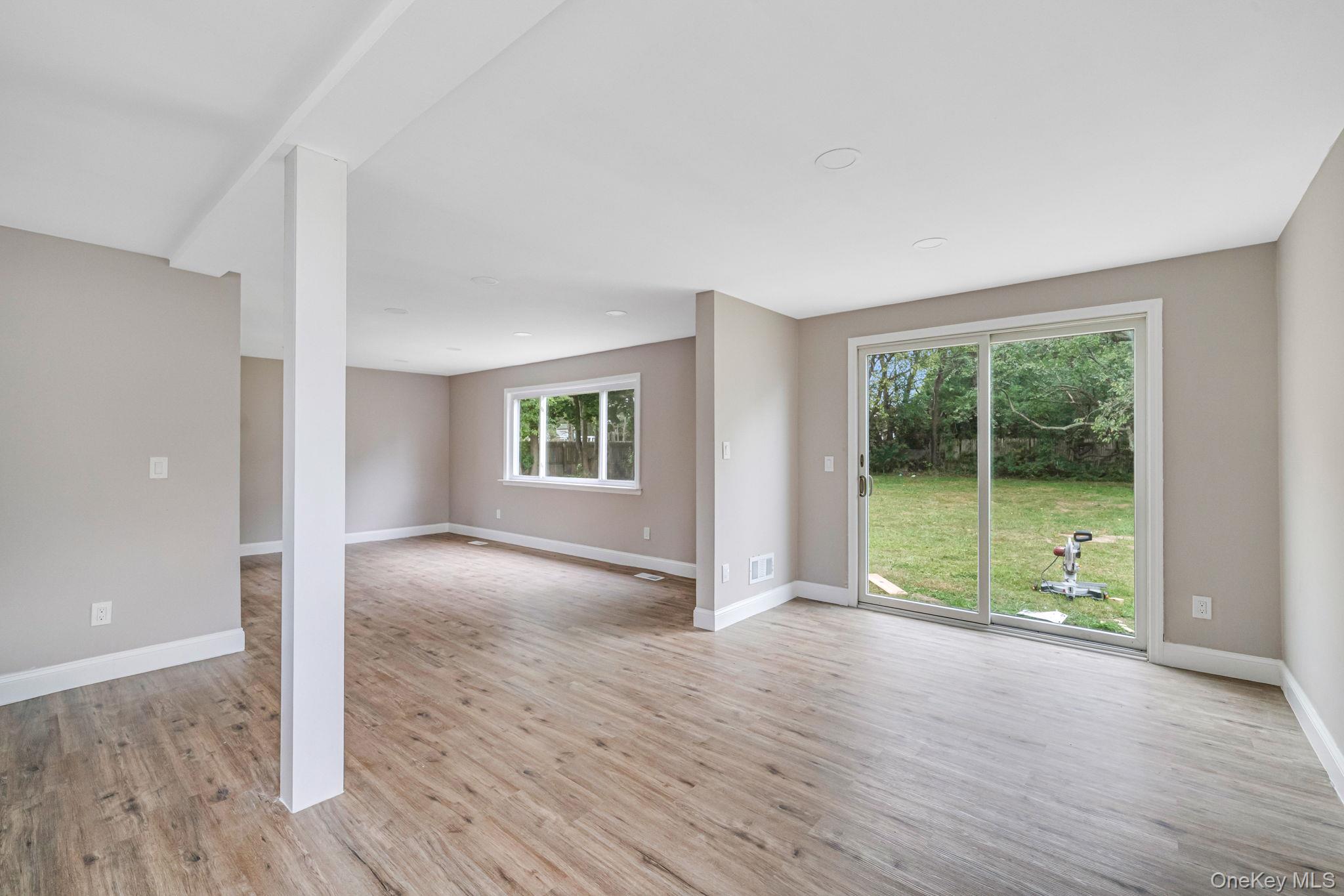 40 Gettysburg Drive, Holbrook, NY 11741