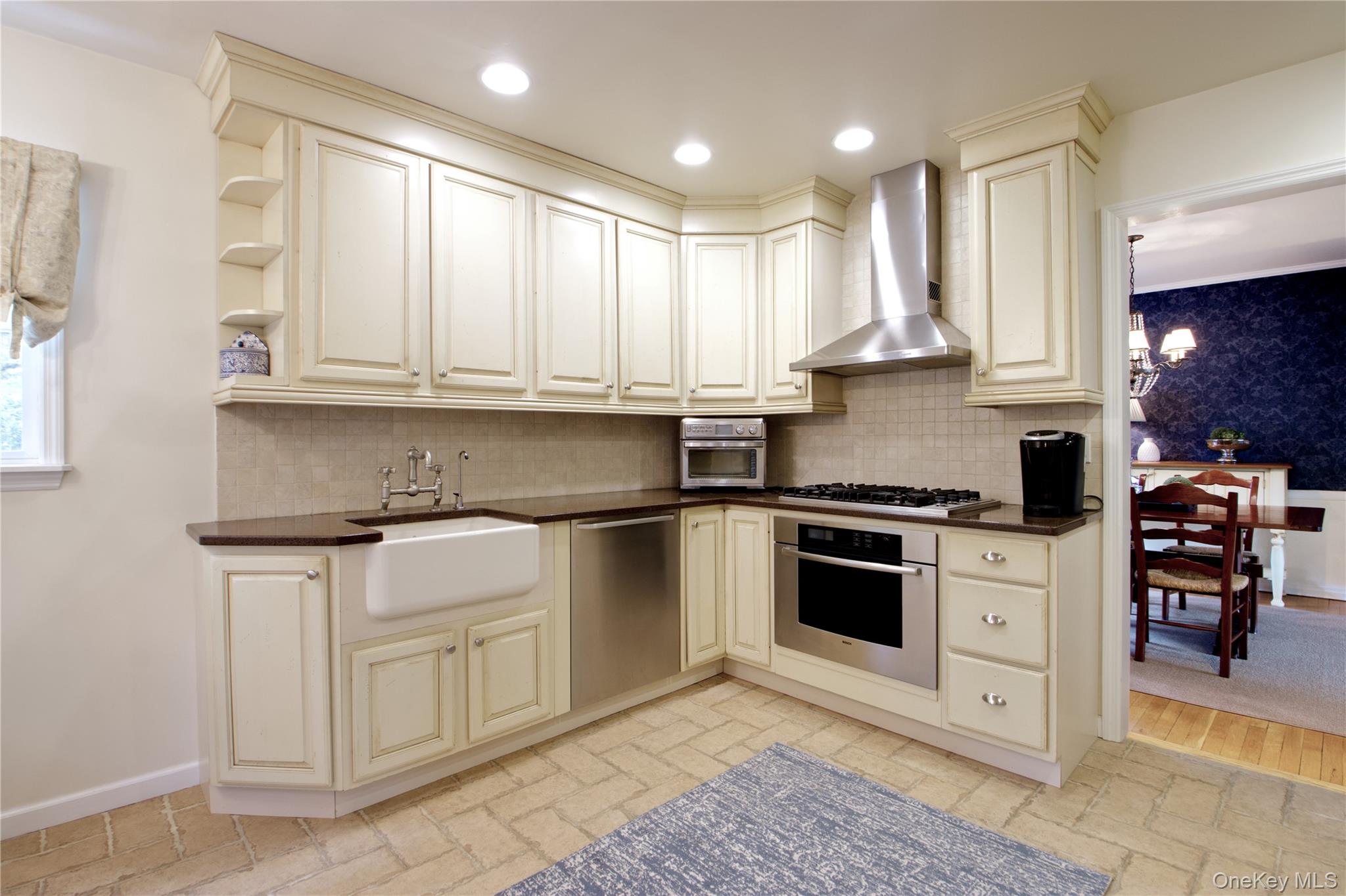 30 Boylston Street, Garden City, NY 11530