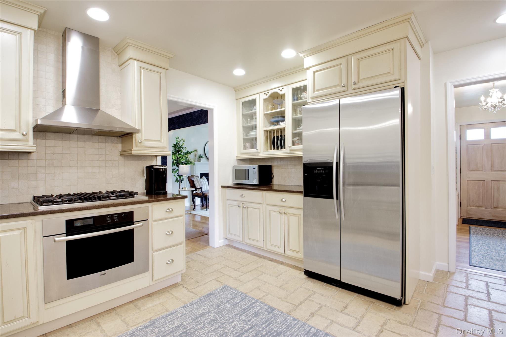 30 Boylston Street, Garden City, NY 11530