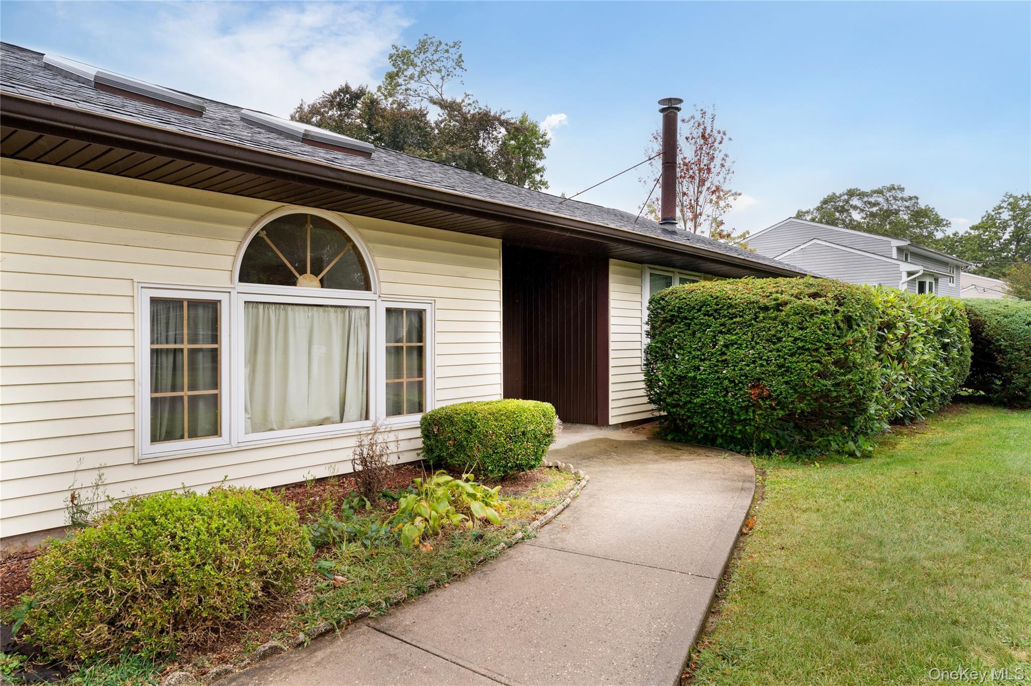 4 Comet Road, Selden, NY 11784