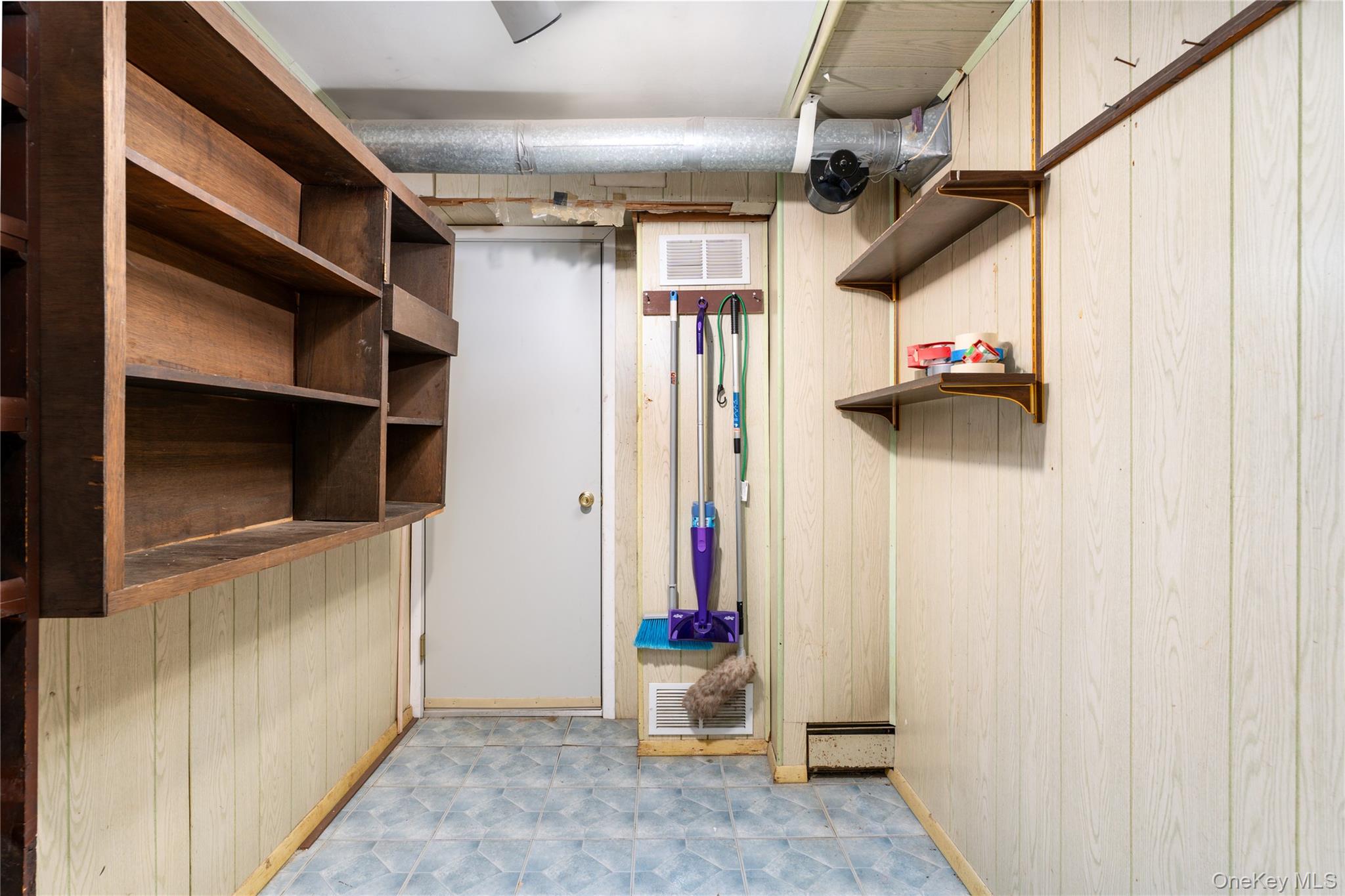 4 Comet Road, Selden, NY 11784