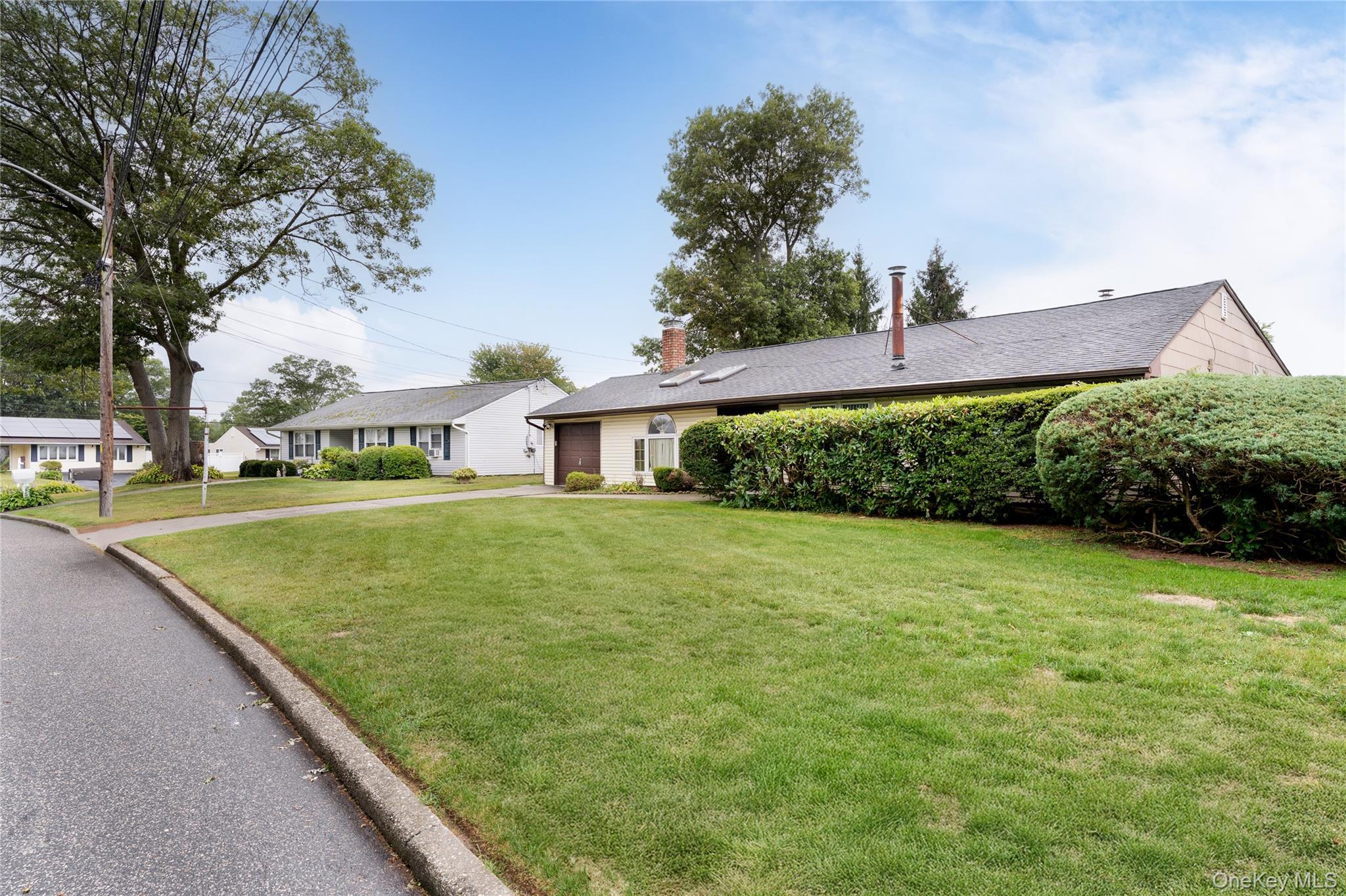 4 Comet Road, Selden, NY 11784