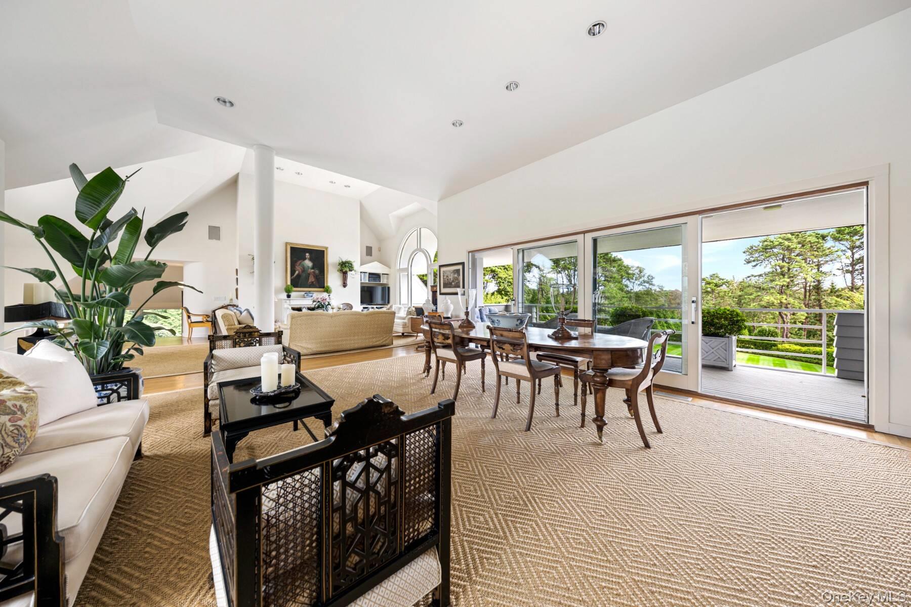 20 Hillside Road, Southampton, NY 11968