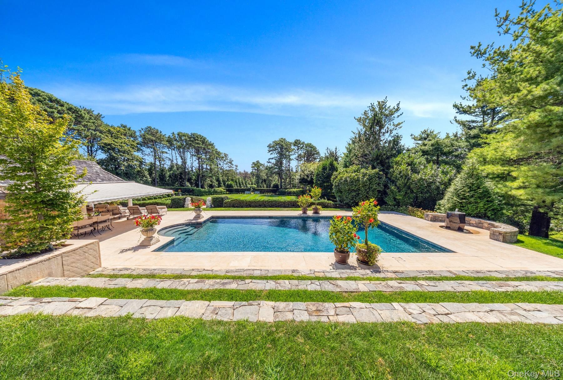 20 Hillside Road, Southampton, NY 11968