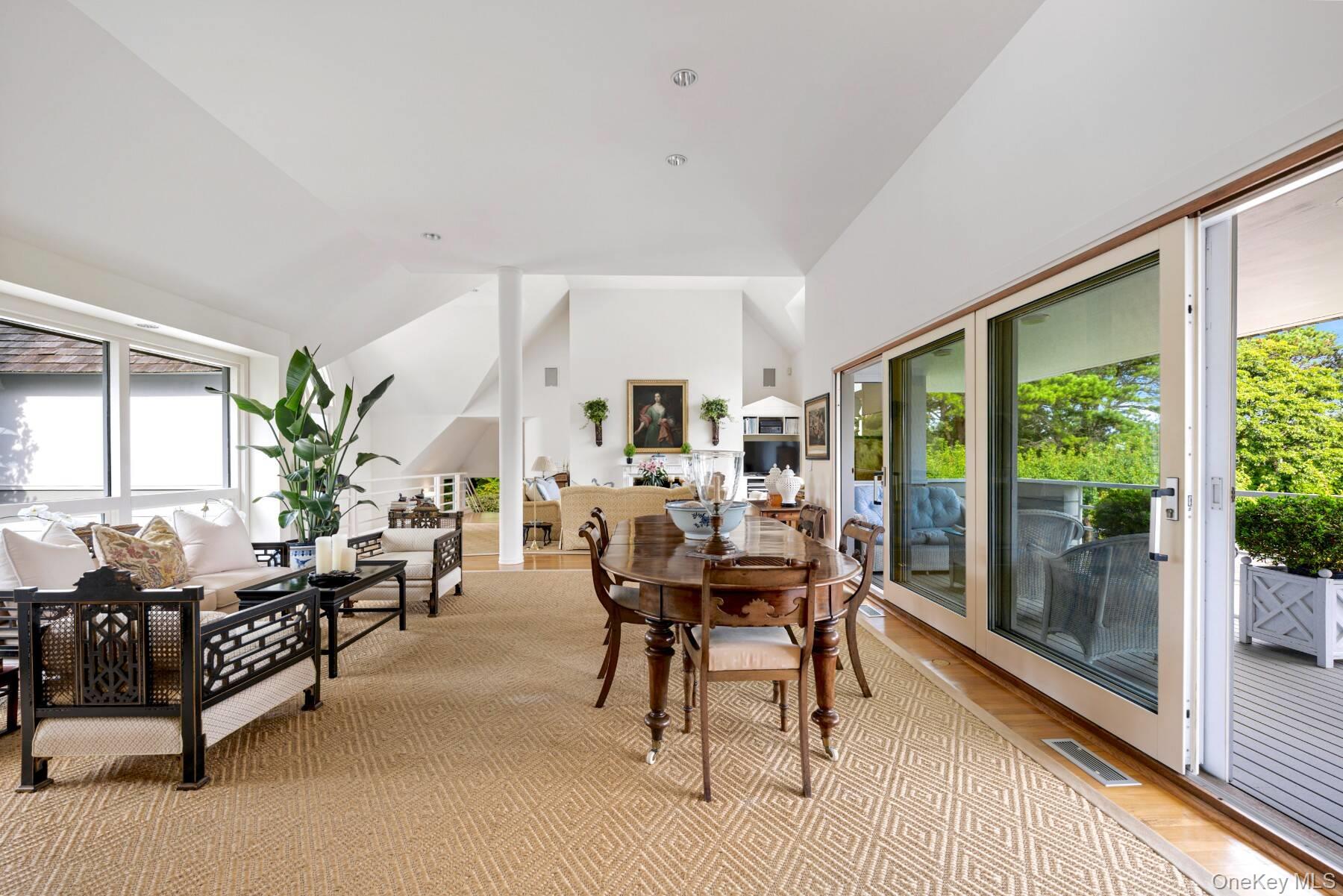 20 Hillside Road, Southampton, NY 11968