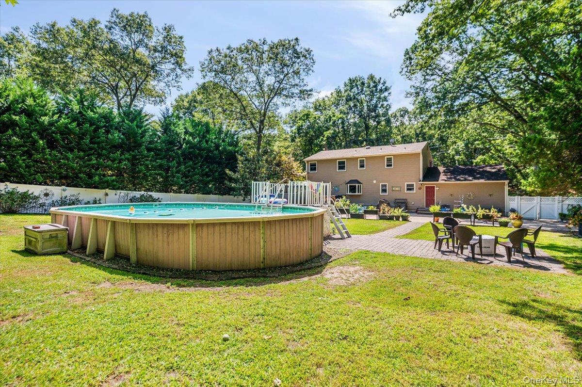 677 Meadow Road, Smithtown, NY 11787