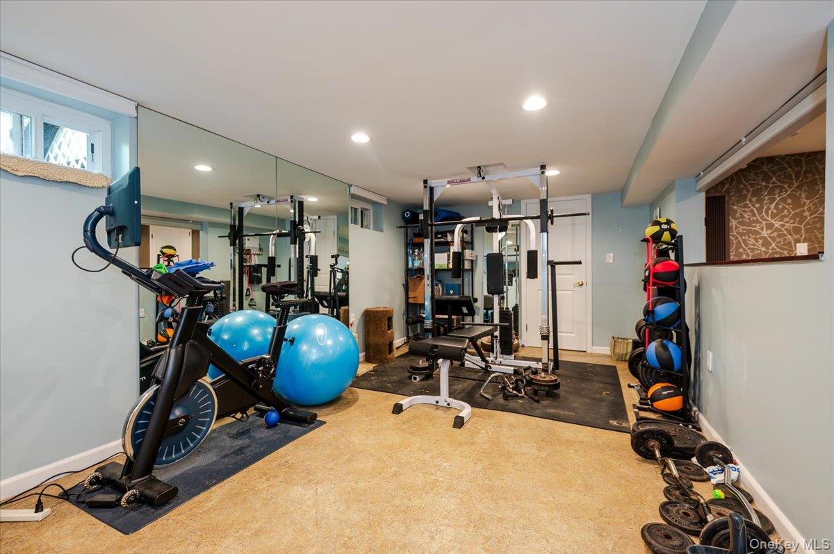 677 Meadow Road, Smithtown, NY 11787