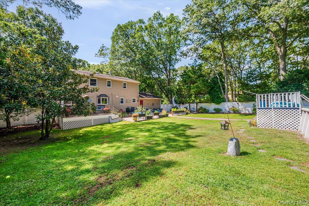 677 Meadow Road, Smithtown, NY 11787