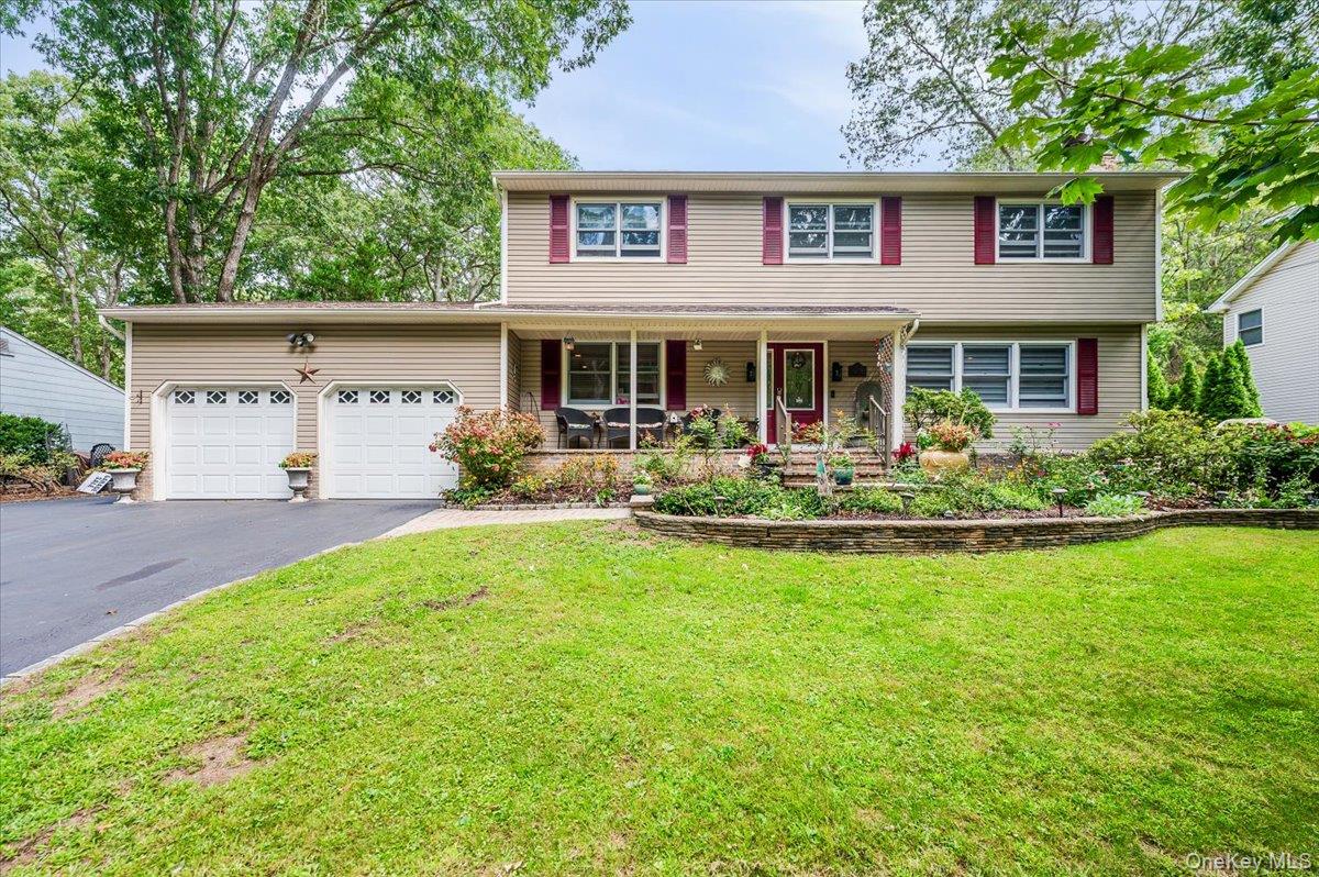 677 Meadow Road, Smithtown, NY 11787
