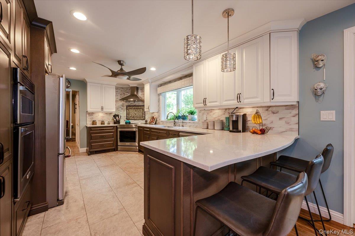 677 Meadow Road, Smithtown, NY 11787