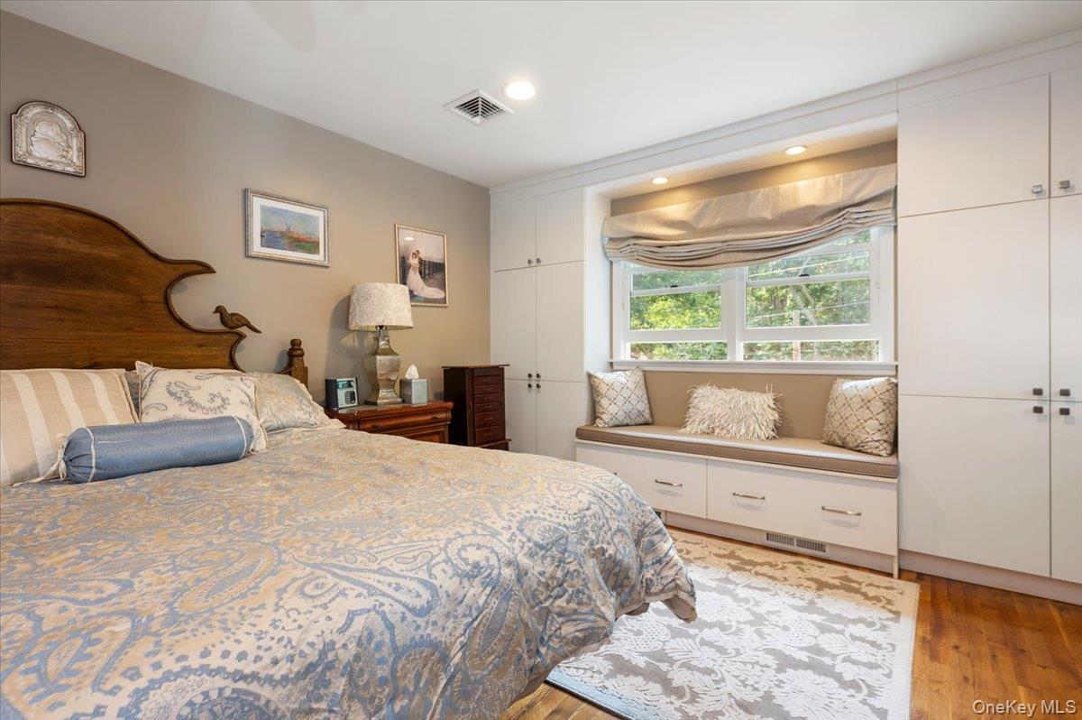 677 Meadow Road, Smithtown, NY 11787