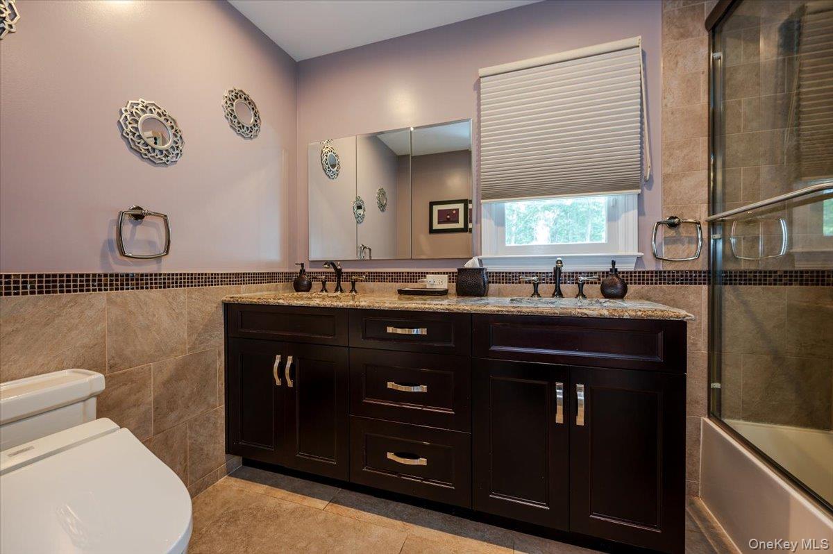 677 Meadow Road, Smithtown, NY 11787